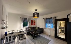 Fresh And Cozy Little House 45Km In Taeby
